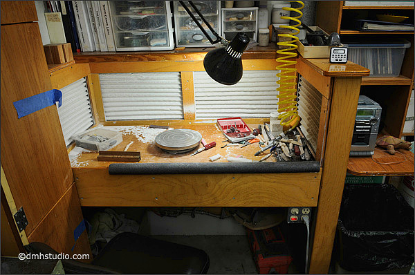 vacuum table for carving finger labyrinth