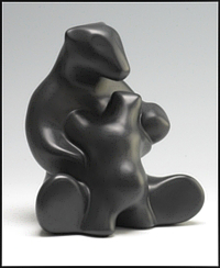 Image of mother and child polar bear sculpture in diamond black, portrait facing slightly to the viewers right.